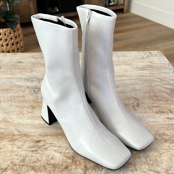 Jeffrey Campbell Jerema Bootie {Light Grey} 8 - Picture 2 of 8